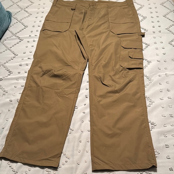 4 pairs of Men's Cargo Pants - Picture 2 of 5